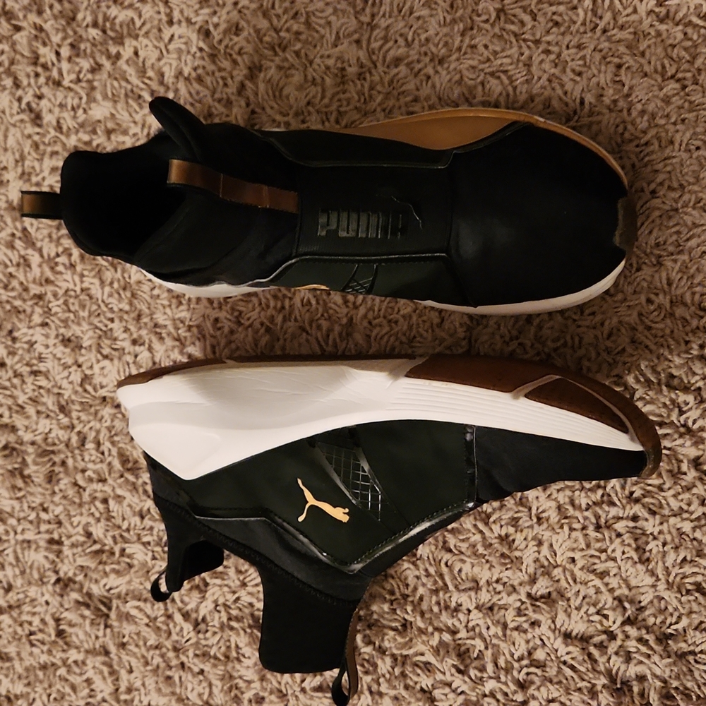 Gold And Black Women's 10 Athletic Shoe